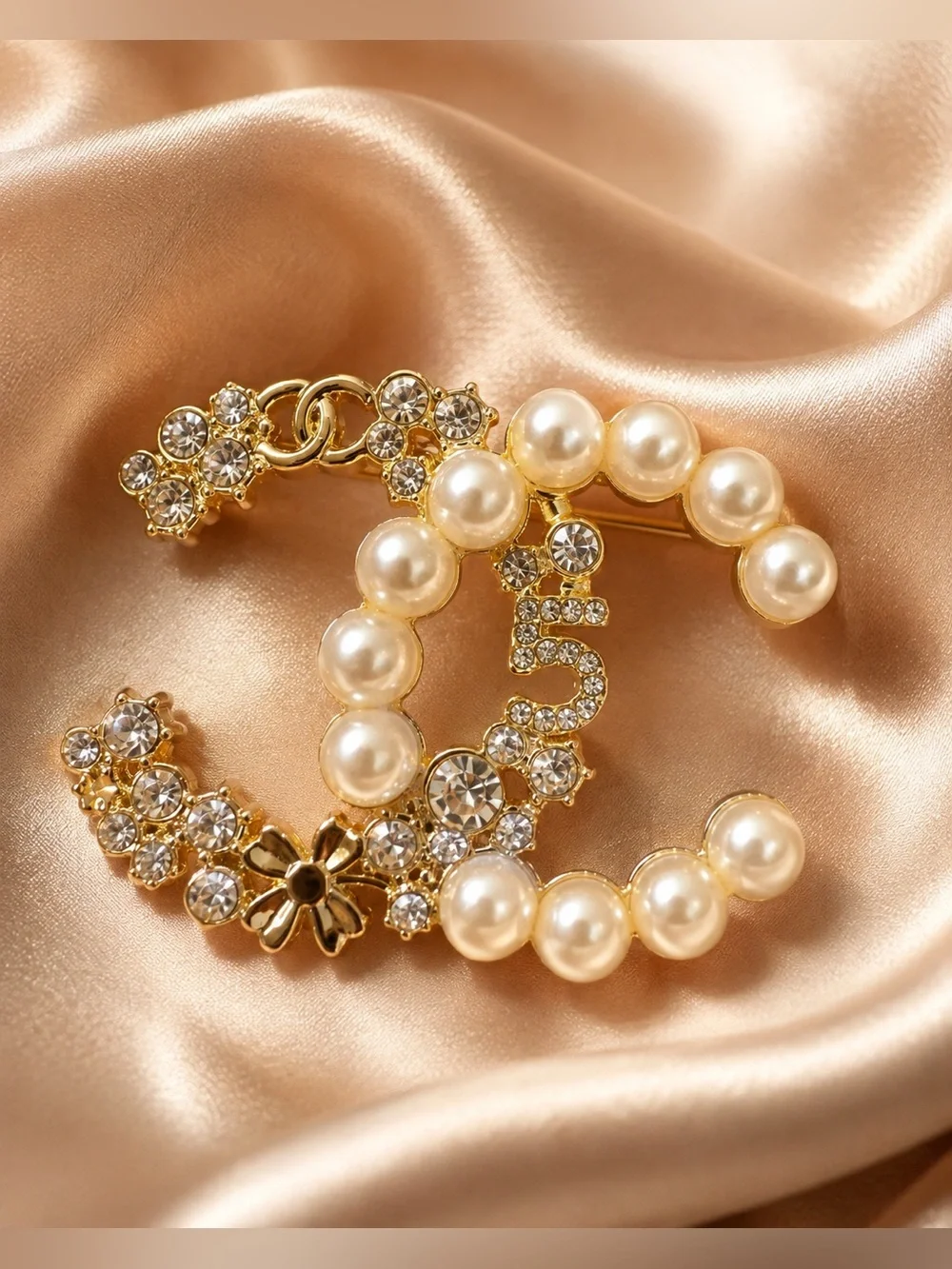 Elegant Faux Pearl & Crystal Gold-Tone Statement Brooch Pin